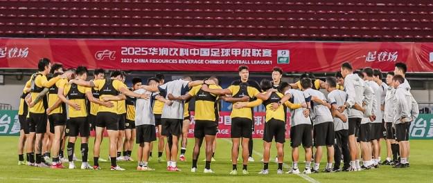 青岛男篮CBA球员全员介绍及主力阵容详解